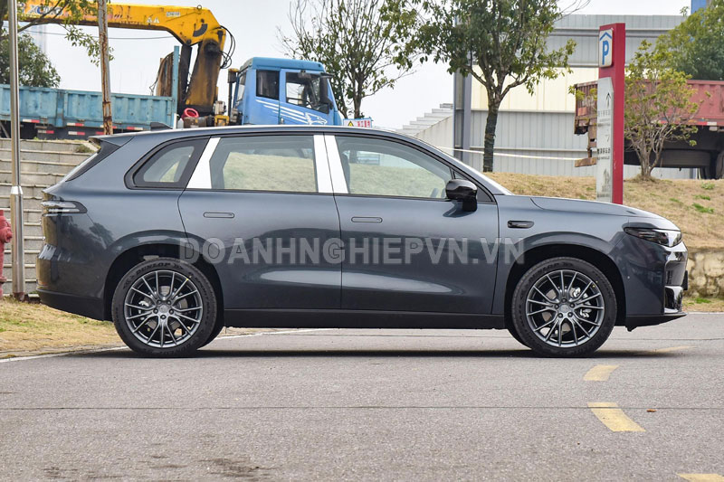 CLIP: Cận cảnh SUV công suất 231 mã lực, thiết kế đẹp long lanh, giá hơn 420 triệu đồng