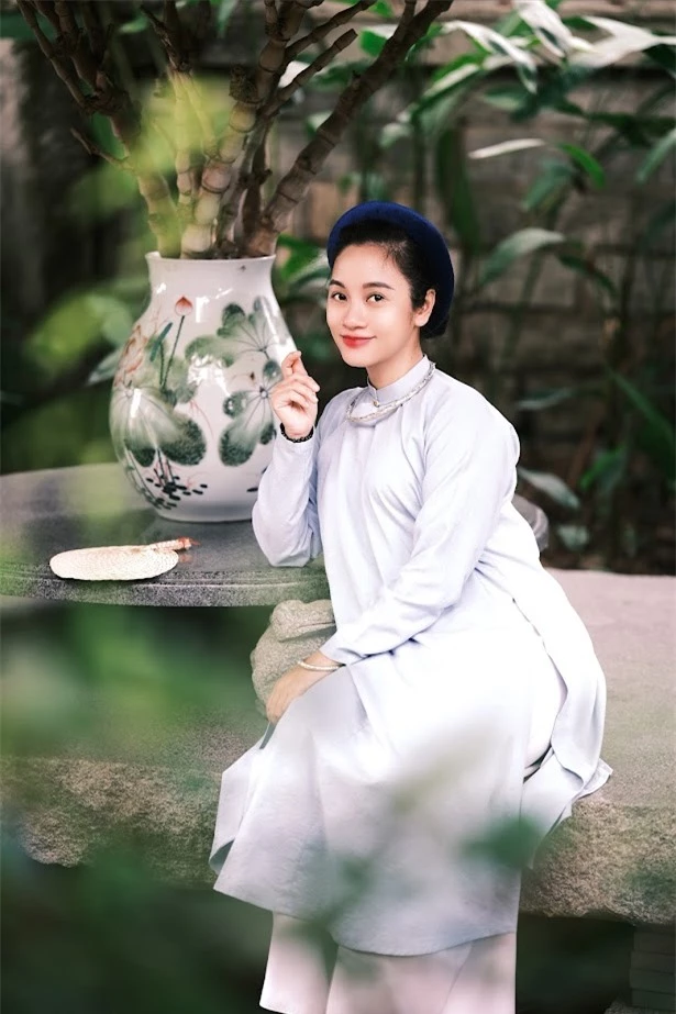 Cô Lê Hoàng Phi Yến