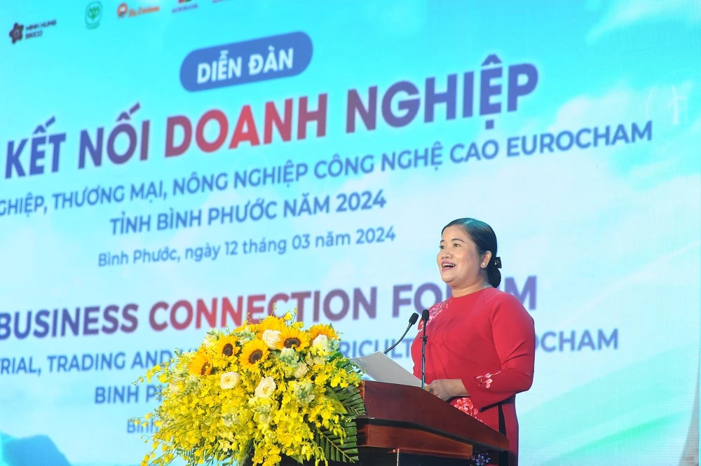 Bà Trần Tuệ Hiền - Chủ tịch UBND tỉnh Bình Phước, phát biểu khai mạc diễn đàn.