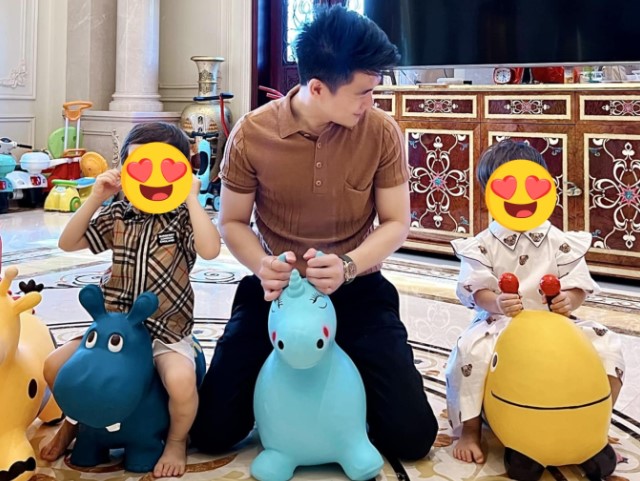 Thiếu gia tập đoàn nghìn tỷ có cuộc sống sống xa hoa, làm bố đơn thân gần 5 năm nhưng danh tính vợ vẫn là điều bí ẩn nhất!