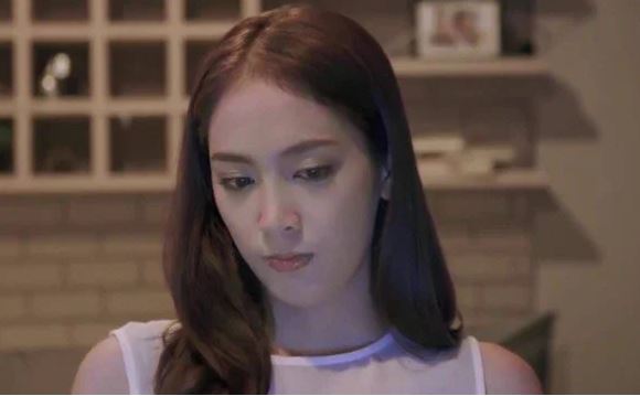 Sau khi chia tay ng&#x1B0;&#x1EDD;i y&#xEA;u, t&#xF4;i &#x111;&#x1EBF;n t&#x1EAD;n nh&#xE0; anh v&#xE0; l&#x1EB3;ng l&#x1EB7;ng b&#x1ECF; tr&#x1B0;&#x1EDB;c c&#x1EED;a m&#x1ED9;t chi&#x1EBF;c h&#x1ED9;p nh&#x1ECF;