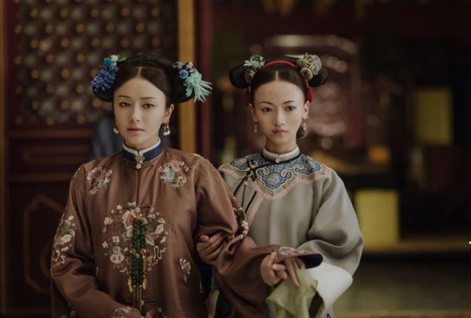 Vì sao sau khi nhận được ân sủng của Hoàng đế, phi tần đi đứng đều cần cung nữ dìu tay?