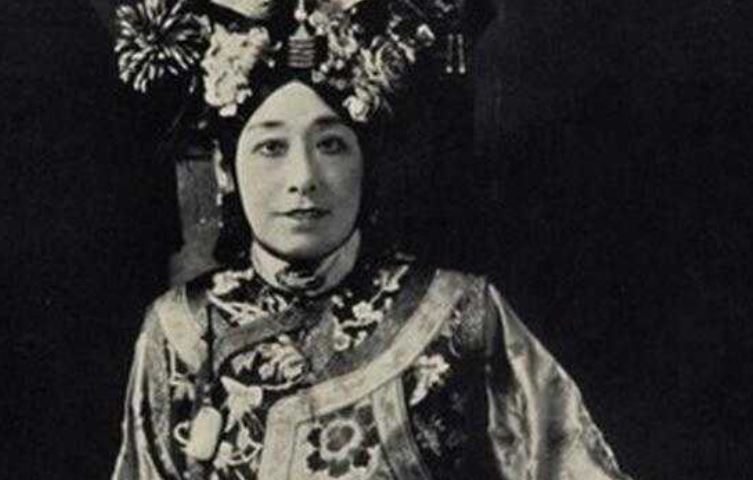 Vị công chúa hoảng sợ sau khi chứng kiến cảnh Từ Hi tắm rửa, tức tốc rời khỏi cung cấm không bao giờ trở lại