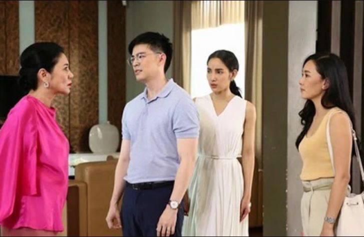 Vừa thấy người yêu của anh trai tôi, mẹ tôi đã giận dữ gọi bác giúp việc ra rồi đuổi thẳng