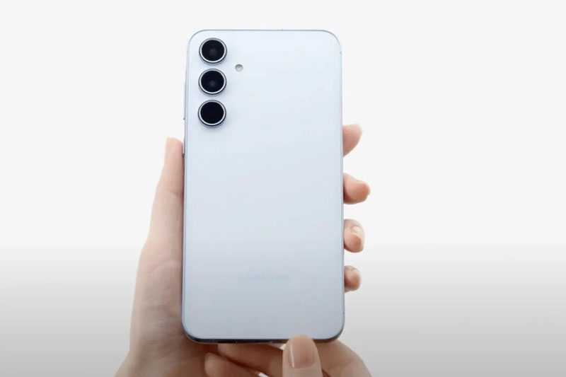 Samsung giới thiệu smartphone chống nước, RAM 8 GB, giá gần 10 triệu đồng