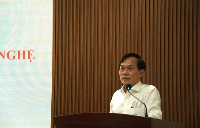 Phó Chủ tịch UBND thành phố Cần Thơ Nguyễn Ngọc Hè phát biểu tại buổi họp mặt.