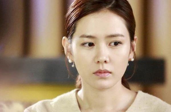 Người yêu mang bánh sinh nhật sang chúc mừng tôi nhưng còn đính kèm thêm một thứ vô cùng sốc óc