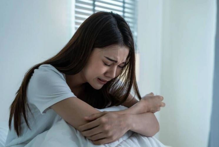 Thấy tấm ảnh trong phòng khách nhà người yêu mà tôi bối rối, càng sốc hơn với lời tuyên bố của anh về đám cưới sắp diễn ra