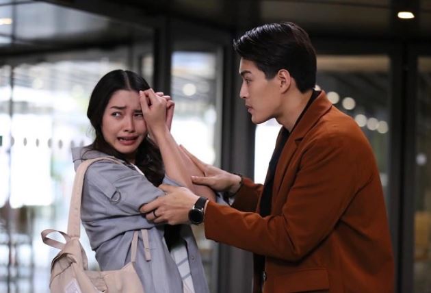 Phát hoảng với cách 'tiêu tiền như lá mít' của người yêu