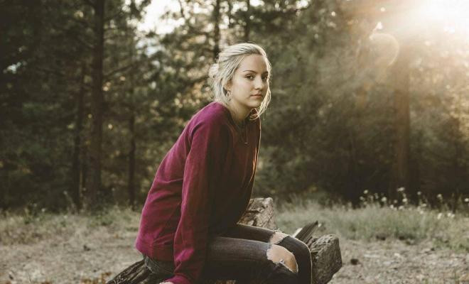 Tiêu chí trưởng thành của một người phụ nữ không phải 'đeo mặt nạ' sống mà phải học cách dũng cảm đối diện với hiện thực