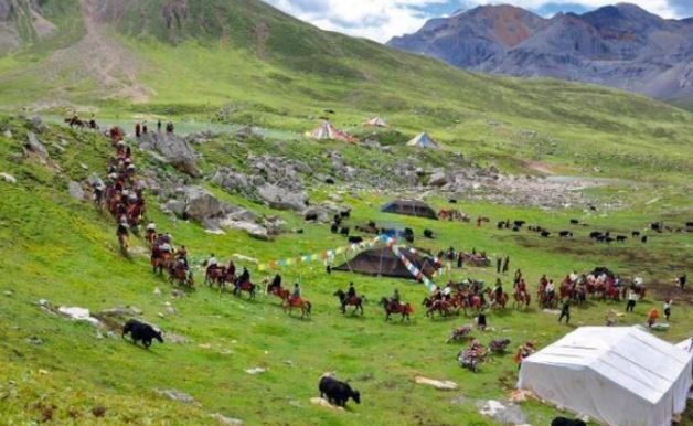 Thành phố kỳ lạ ở Trung Quốc, nghìn năm không trồng bất cứ cây xanh nào