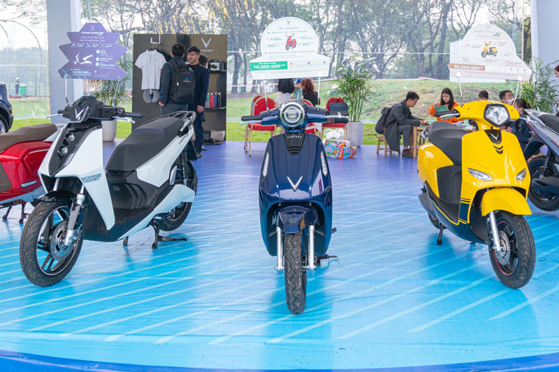 Khách hàng mua xe máy điện VinFast nhận ưu đãi ‘khủng’ trong tháng 3/2024