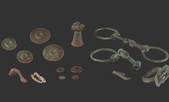 Khai quật được kho báu và những đồ vật được kỵ binh La Mã sử dụng