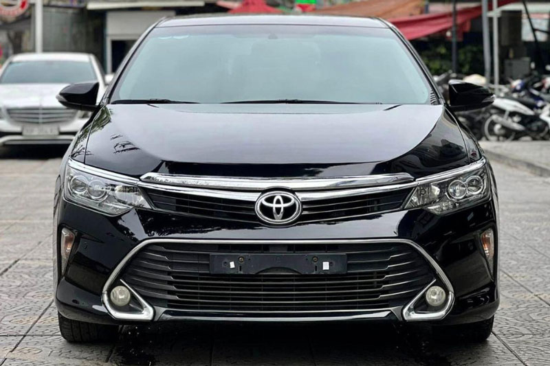 Toyota Camry mới lăn bánh 6 năm đã mất giá ngang một chiếc Mazda CX-5