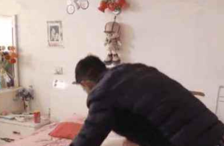 Nhìn con trai hơn 40 tuổi vẫn sống lủi thủi, tôi rơi nước mắt: Không ngờ sai lầm trong quá khứ của bố mẹ ám ảnh con đến vậy