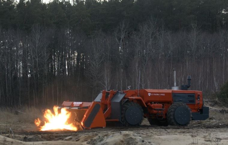 Ukraine hô biến máy kéo thành vũ khí 'vượt tường lửa', đối mặt thách thức lớn nhất từ Thế chiến II