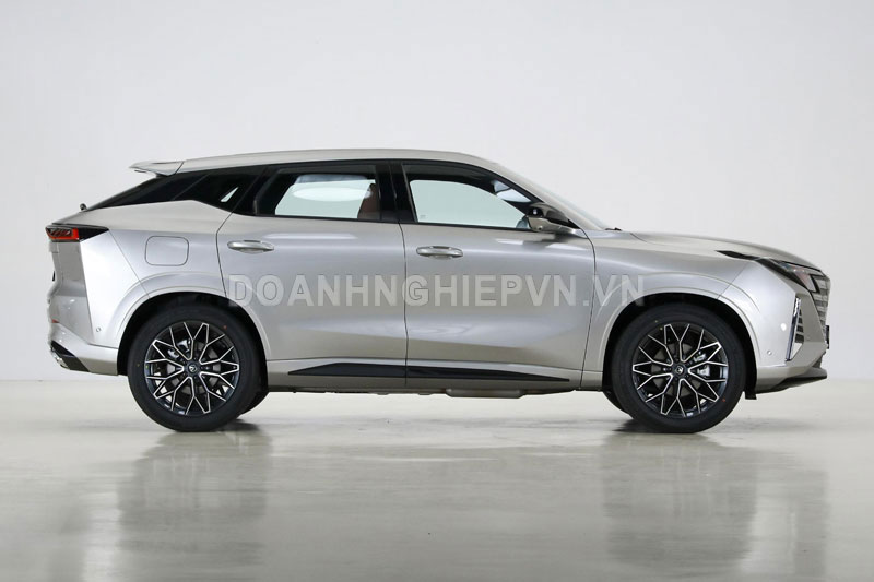 SUV đẹp mê ly, tiết kiệm xăng hơn xe máy, giá gần 490 triệu đồng, cạnh tranh Mazda CX-5, Honda CR-V