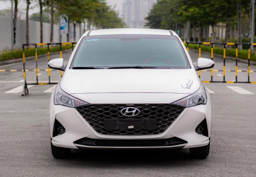 Hyundai Accent lăn bánh 1 năm rao bán giá bao nhiêu trên sàn xe cũ?