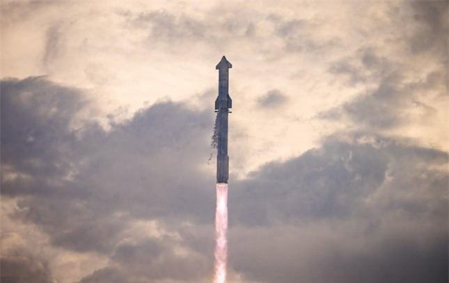 SpaceX phóng thử nghiệm lần 3 tên lửa mạnh nhất thế giới ảnh 1