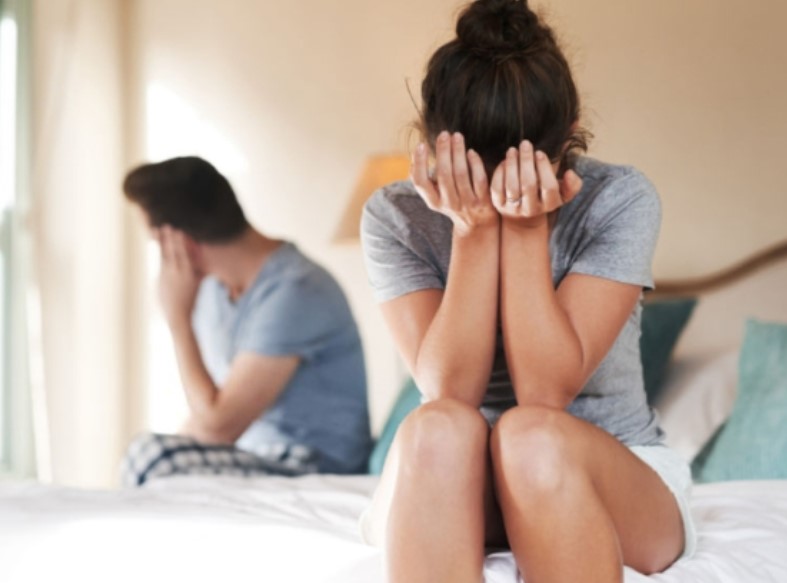 Chồng vừa nói ý định đón bố mẹ đến sống cùng, tôi nhắc lại một câu mà anh xấu hổ, tự rút lại ý kiến