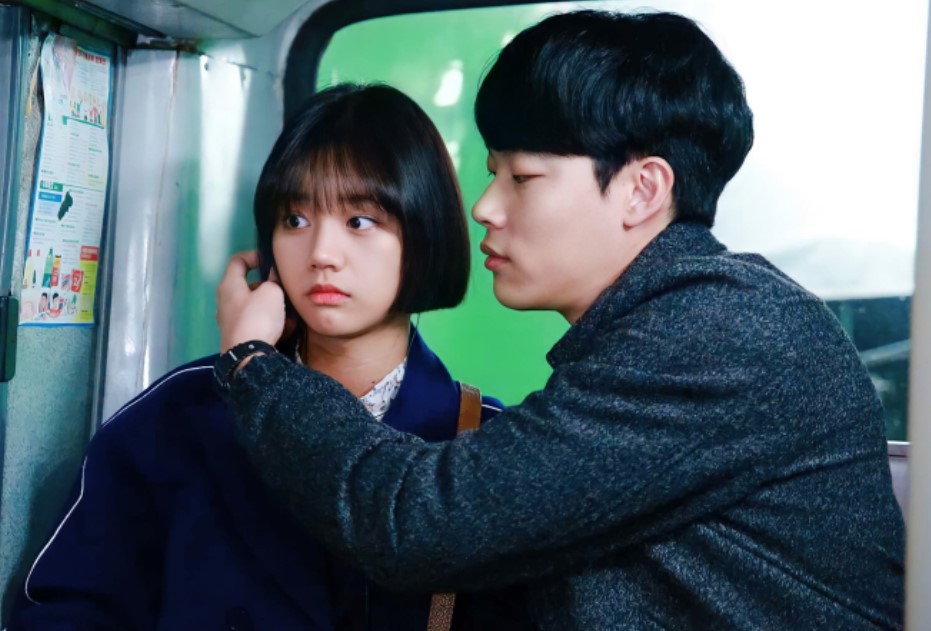 X&#xF3;t xa v&#x1EDB;i chuy&#x1EC7;n t&#xEC;nh c&#x1EE7;a Lee Hyeri, netizen ch&#x1EE3;t nh&#x1EAF;c t&#x1EDB;i Jiyeon: C&#x1EA3; hai ch&#x1ECB; &#x111;&#x1EC1;u x&#x1EE9;ng &#x111;&#xE1;ng &#x111;&#x1B0;&#x1EE3;c h&#x1EA1;nh ph&#xFA;c