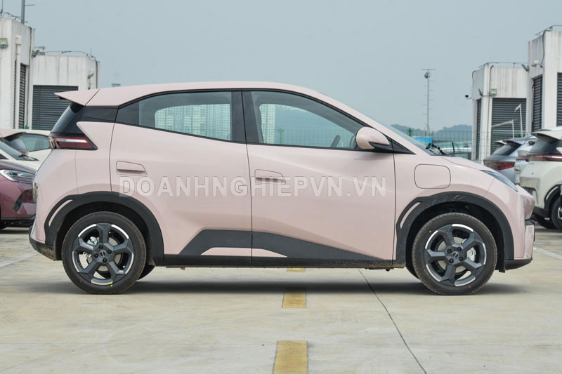 CLIP: Ngắm xe hơi thiết kế cá tính, giá rẻ bất ngờ 