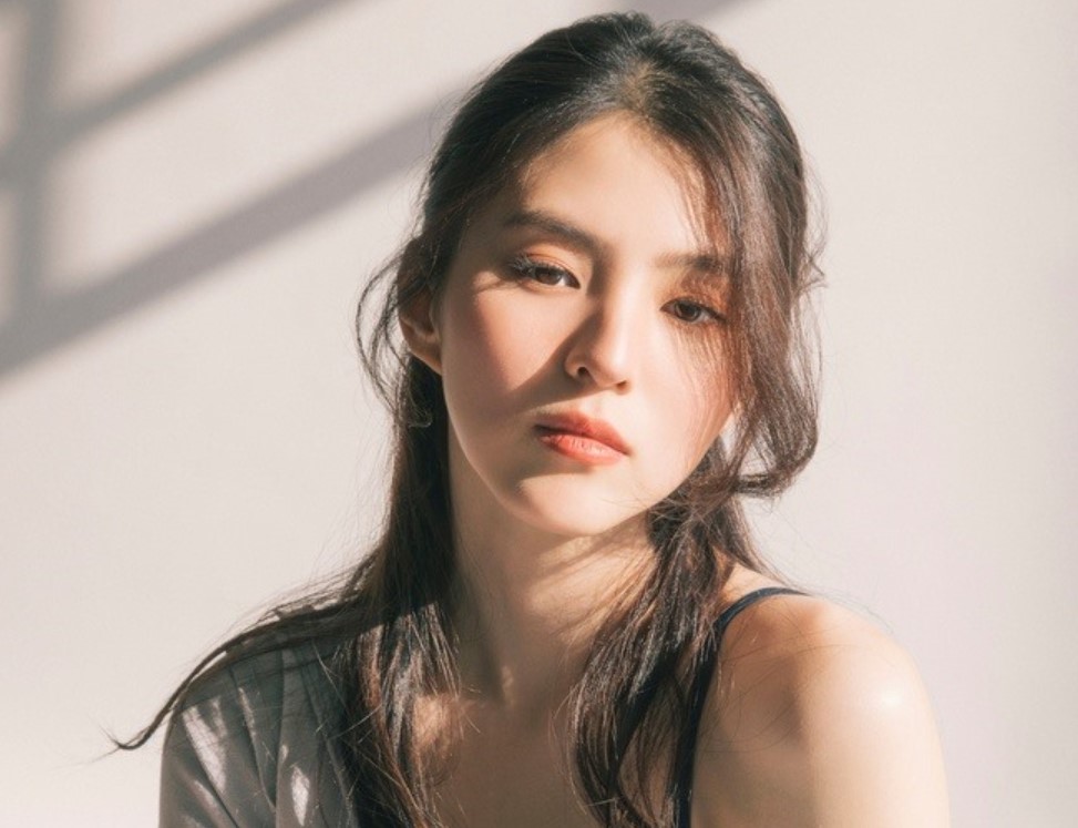 Giữa lùm xùm tình ái, một bức ảnh của Han So Hee bỗng lan truyền rầm rộ trên MXH