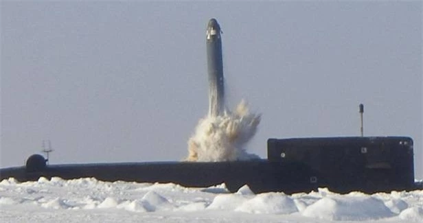 Tên lửa đạn đạo liên lục địa R-29RMU2 Sineva được phóng từ tàu ngầm hạt nhân đã bị S-500 Prometheus bắn hạ.