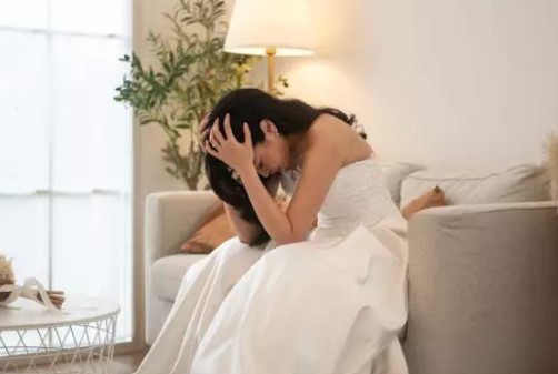 Đêm trước cưới phát hiện bạn trai là kẻ lăng nhăng, cô gái có pha xử lý khiến nhiều người nể phục