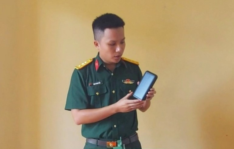 Sĩ quan chính trị đam mê nghiên cứu khoa học