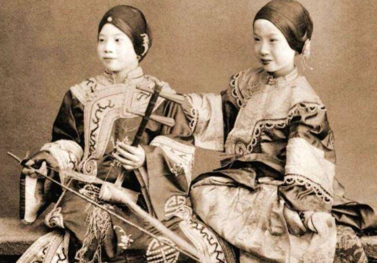 Ảnh cũ ghi lại bên trong kỹ viện thời nhà Thanh: Có nhiều điều khiến bạn phải vỡ lẽ vì quá khác trên phim