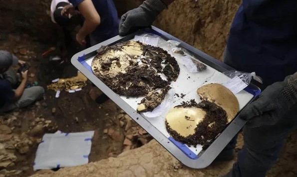 Phát hiện lãnh chúa nằm úp mặt trong lăng mộ đầy vàng 1.300 tuổi