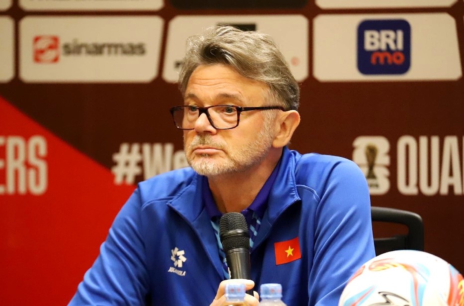 HLV Troussier sẽ có sinh nhật buồn nếu thua Indonesia