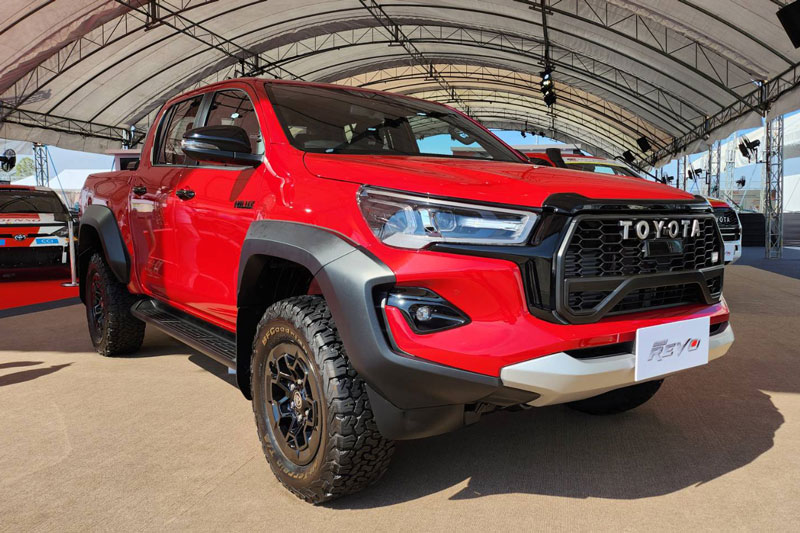 Toyota Hilux Revo GR Sport 2024 trình làng: Thiết kế hầm hố, giá gần 1 tỷ đồng, cạnh tranh Ford Ranger Raptor