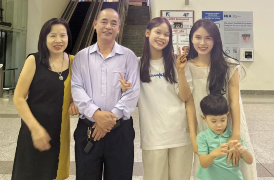 Em gái Hùng Dũng nhận món quà đặc biệt từ ông Park Hang-seo: Dân tình chỉ biết biết cảm thán vì sống quá tình cảm