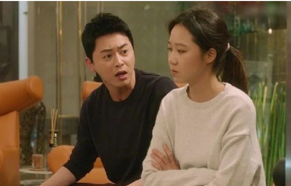 Chồng làm tôi bẽ mặt giữa quán cafe chỉ vì chiếc bánh kem, anh lập tức bỏ về nhà và một chuyện cực bất ngờ đã xảy ra sau đó