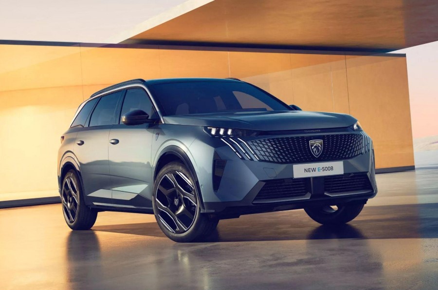 Peugeot E-5008 ra mắt với tầm hoạt động gần 700 km, sáng cửa về Việt Nam?