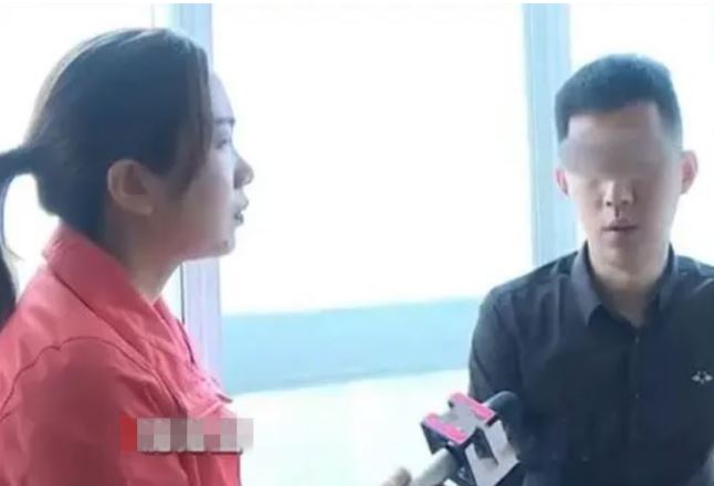 Bỏ vợ để cưới nhân tình, người đàn ông chua chát khi thấy thứ đặt trước cửa nhà vợ sắp cưới