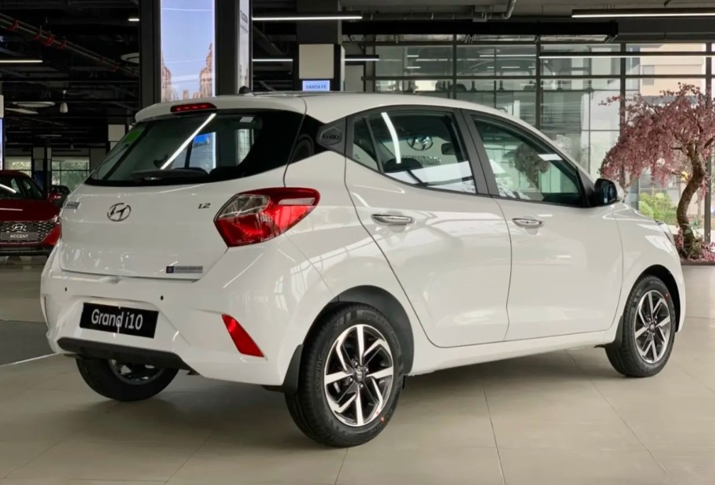 Giá lăn bánh xe Hyundai Grand i10 tháng 3/2024 rẻ ngỡ ngàng, thách thức lớn cho Kia Morning