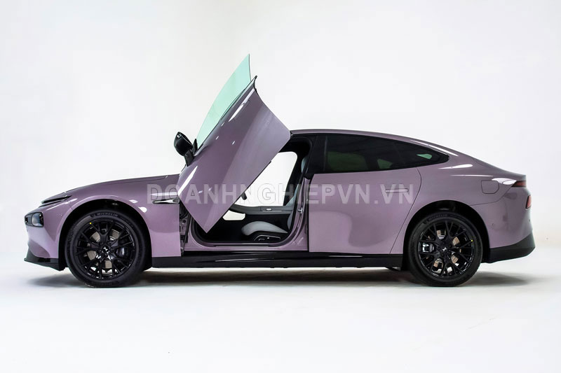 Ôtô điện thiết kế như siêu xe, công suất 276 mã lực, phạm vi hoạt động 702 km/lần sạc, giá hơn 1,1 tỷ đồng