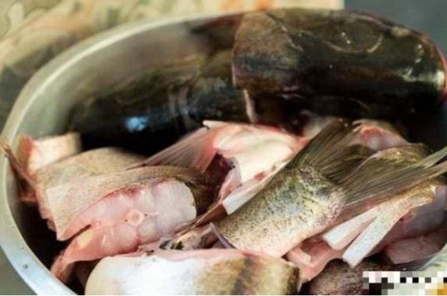 Dù kho loại cá nào, nhớ bỏ thêm một thìa nhỏ, 'kẻ thù truyền kiếp' của mùi tanh, cá mềm và ngon hơn