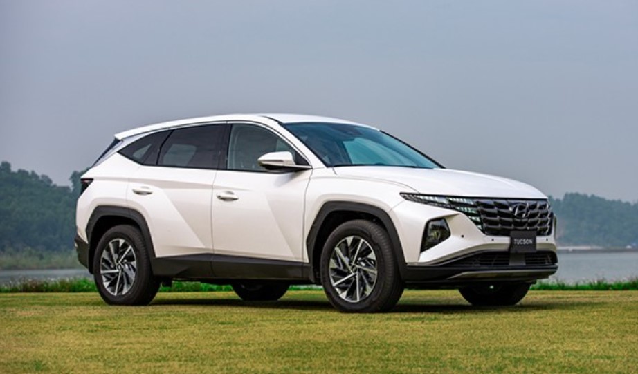 Giá lăn bánh Hyundai Tucson: ‘Rẻ như bèo’, có thể lật đổ Mazda CX-5 và Honda CR-V
