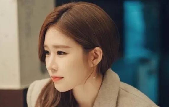 Phản ứng của cô giúp việc khi nhìn thấy người yêu tôi khiến tôi rất sốc