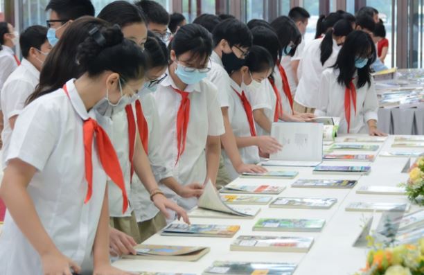 Kiểm soát chặt chi phí xuất bản, phát hành để giảm giá sách giáo khoa