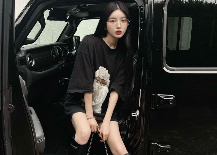 Hot girl Nhật gây sốt với visual như idol Kpop, gu ăn mặc cũng 'chuẩn đét', không ai nghĩ đã 32 tuổi