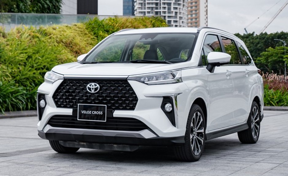 Giá lăn bánh Toyota Veloz Cross tháng 3/2024: ‘Rẻ như bèo’, đại chiến Mitsubishi Xpander