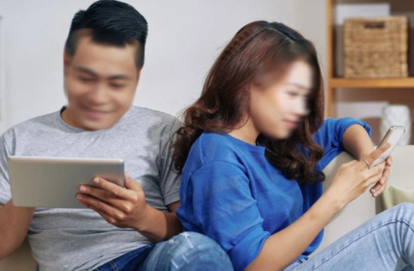 Tôi không bao giờ đòi giữ tiền lương của chồng, chồng có đưa hết tôi cũng trả lại nửa