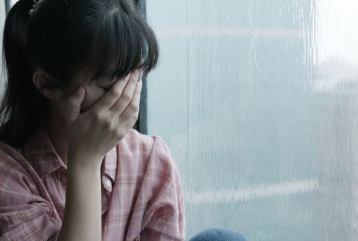 Chú thím ép tôi chia tay mối tình đầu để cưới người đàn ông lạ: 10 năm sau tôi òa khóc khi biết sự thật