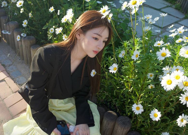 “Chân dài” tân binh thu hút sự chú ý vì có ngoại hình cực giống Han So Hee và Minji (NewJeans)