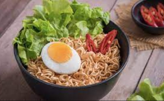 Khi ăn mì tôm nên biết những 'đại kỵ' này